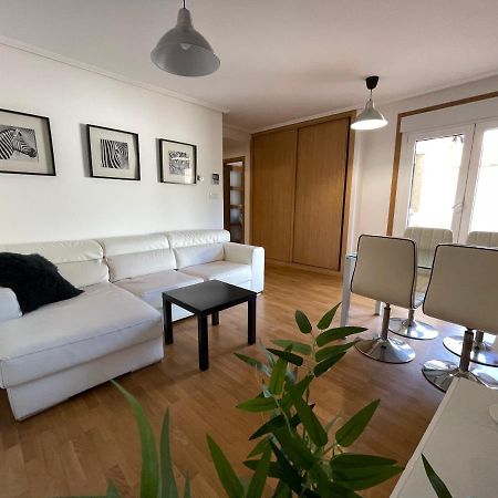 Apartamento A 5 Min Caminando De La Playa Sta. Cristina, أوليروس المظهر الخارجي الصورة